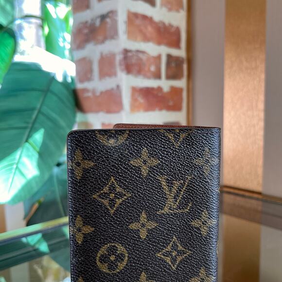 LOUIS VUITTON Monogram Checkbook Wallet - Picture 3 of 12